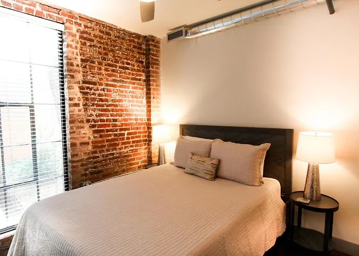 Top Salem MA Hotels in Downtown Captivate