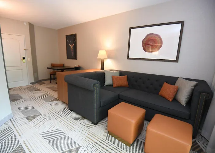 Top Hotels Near Newark Airport