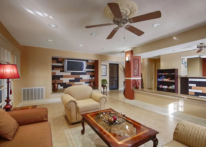 Premier Hotels with Weekly Rates in Greenville