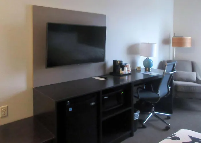 Top Hotels in Bridal Veil, Oregon