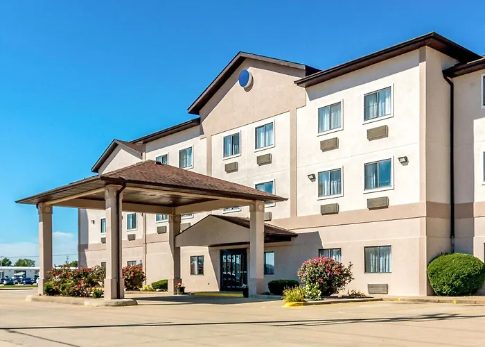 Top Hotels Near BB&T Field for an Unforgettable Stay