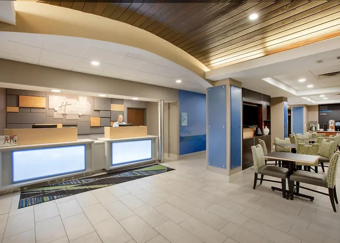 Top Hotels Near the Columbus Zoo and Aquarium