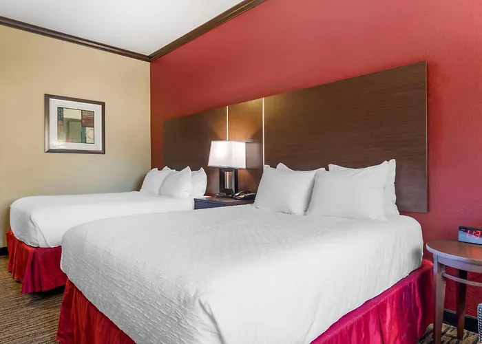 Best Hotels Near Swiftel Center in Brookings, SD