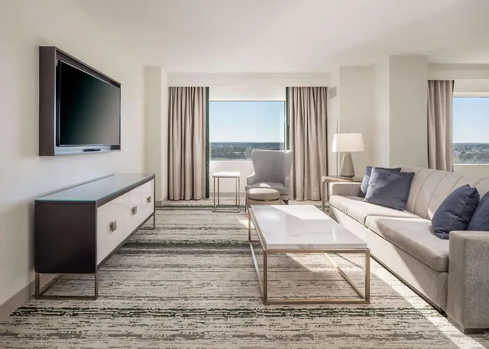 Top Hotels Near Hyatt Regency Orlando