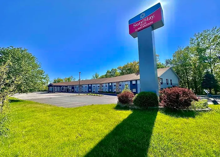 Best Hotels near Vibrant Fremont Street