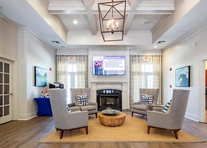 Top Hotels in Coachella Valley for Luxury & Adventure