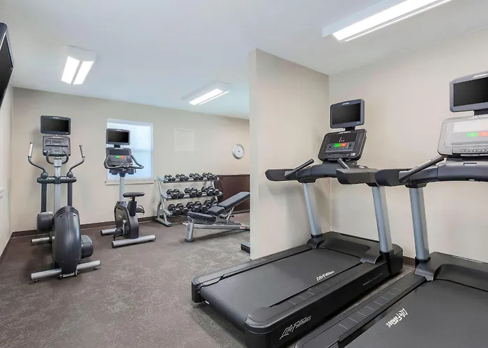 Best Hotels Near Deerfield NH