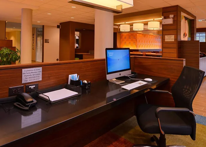 Best Plymouth Harbor Hotels for Waterfront Stays