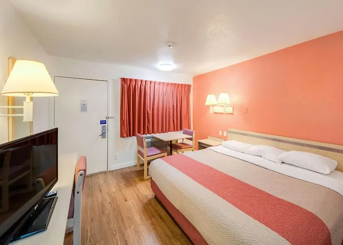 Best Hotels in Greenville, Indiana