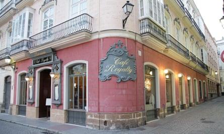 Restaurant Cafe Royalty exterior