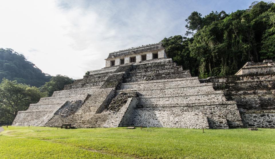 Palenque Mexiko Templo De Las Inscripciones Von Vorne